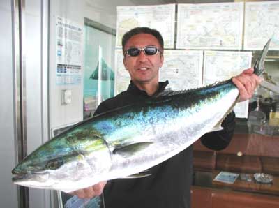 2011年5月4日（木）若狭湾でブリの89cmを釣られました