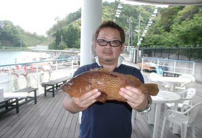 2011年5月21日（土）若狭湾でアコウの40cmを釣られました