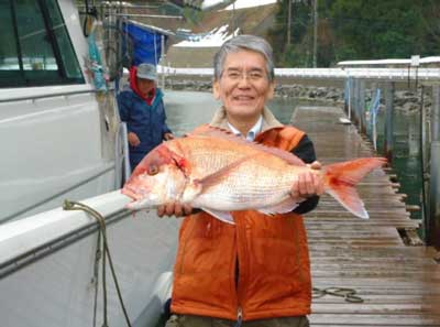 2012年2月25日（土）若狭湾で鯛の66cmを釣られました