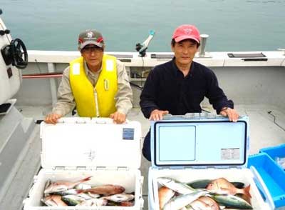 2012年4月30日（月）若狭湾で鯛やハマチを釣られました