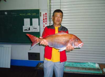 2012年5月27日（日）若狭湾で鯛の69cmを釣られました