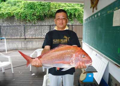 2012年7月21日（土）若狭湾で鯛の70.0cmを釣られました